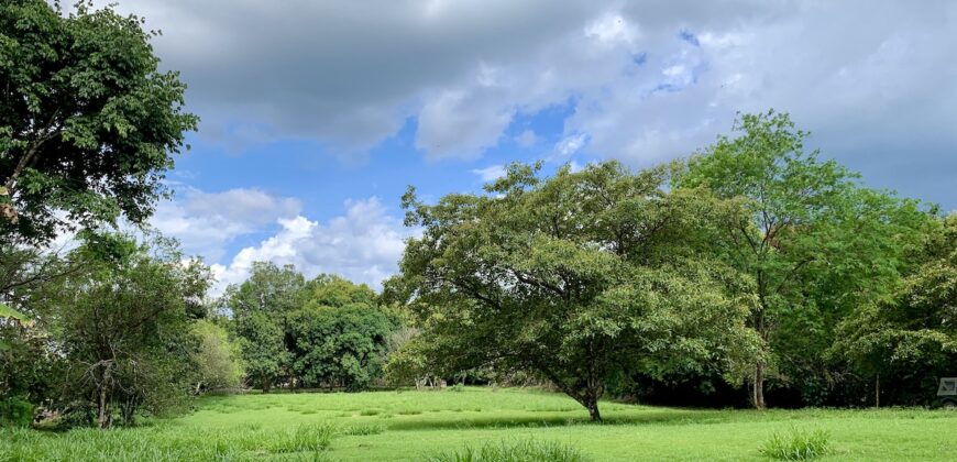 Titled Lot in Nice Beach Community