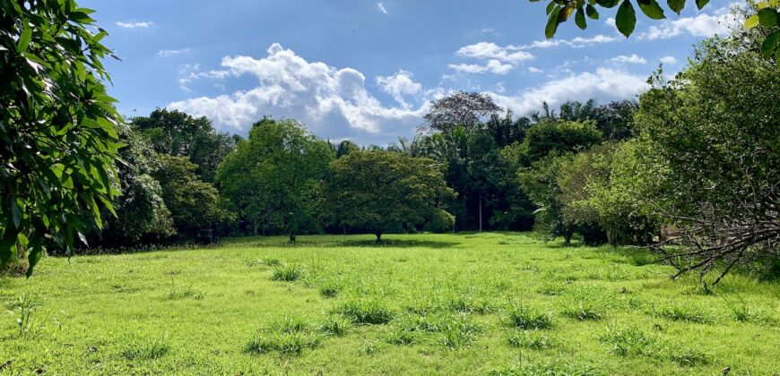 Titled Lot in Nice Beach Community