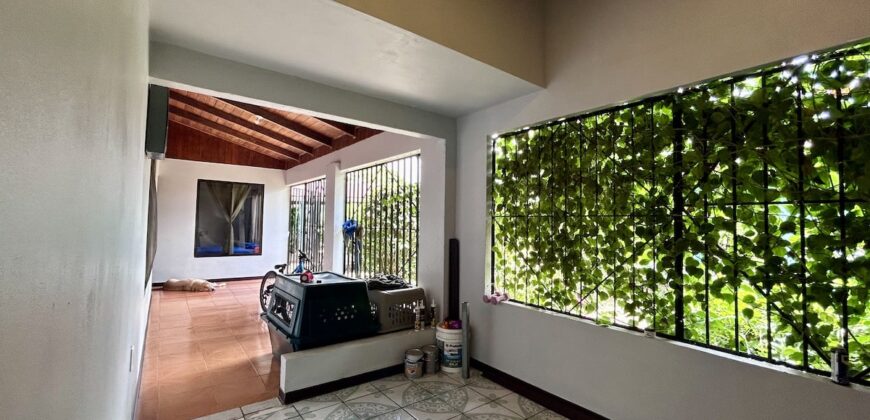 Charming Turn-Key Home in Puerto Jiménez