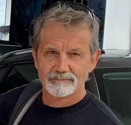 Jeff Lantz, Puerto Jiménez real estate broker, consulting clients in office