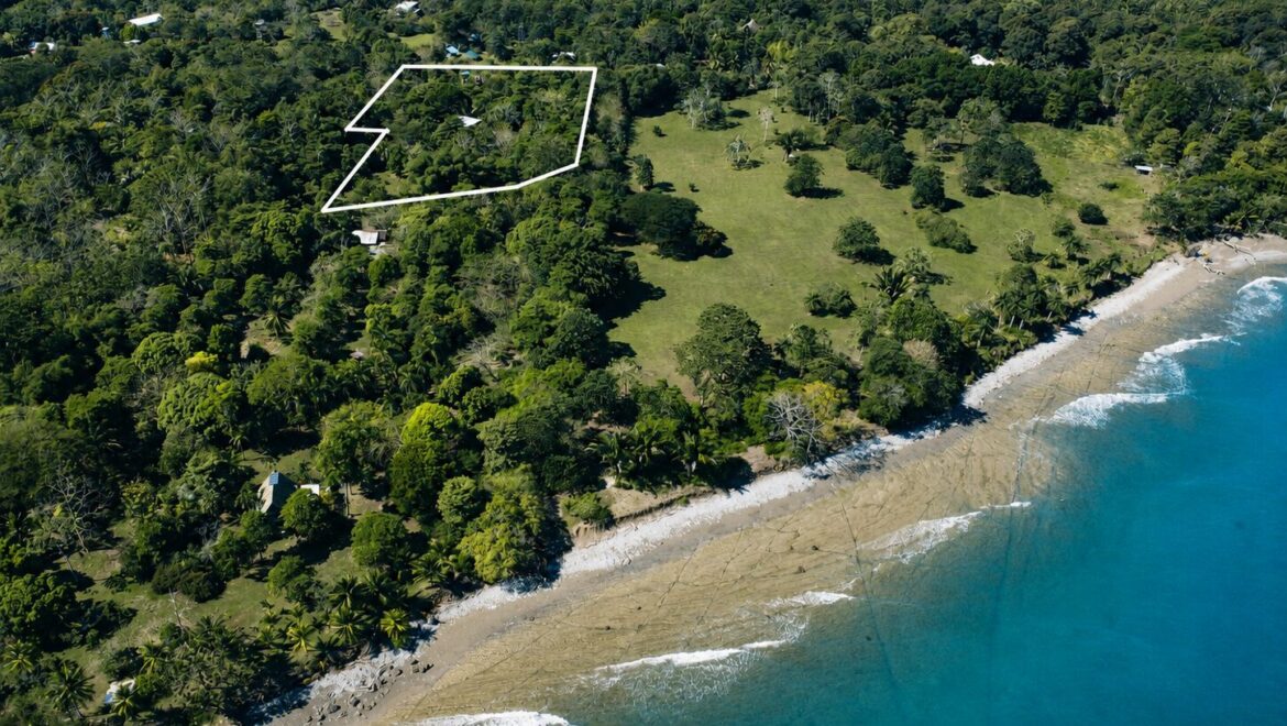Luxury Osa Peninsula beach house for sale near Sombrero Beach