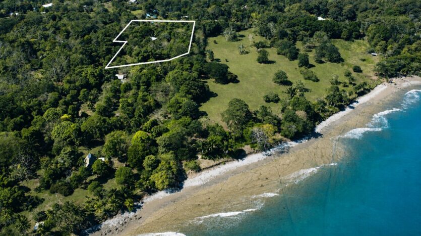 Luxury Osa Peninsula beach house for sale near Sombrero Beach