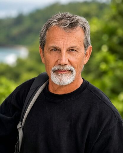 Real estate broker Jeff Lantz providing property services in Puerto Jiménez and the Osa Peninsula.